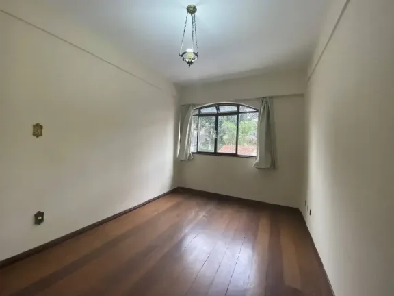 Imagem Amplo Apartamento com 4 quartos, próximo à Faculdade de Medicina