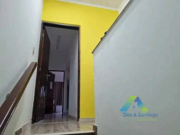 Imagem SANTO ANDRÉ Sobrado 240M², 2 dormitórios, churrasqueira, 5 vagas de garagem, ótima localização e valor !!
