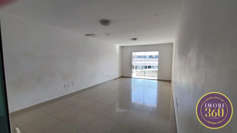 Imagem Sobrado Triplex com excelente espaço interno