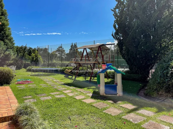 Imagem Casa à venda em Campos do Jordão - Com 05 suítes e vista deslumbrante