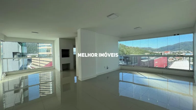 Imagem Apartamento Semi Mobiliado com 04 dormitórios, localizado na Barra Sul de Balneário Camboriú.