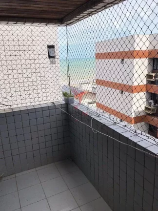 Imagem Apartamento em Manaíra . Com varanda e vista parcial do mar. Dependência