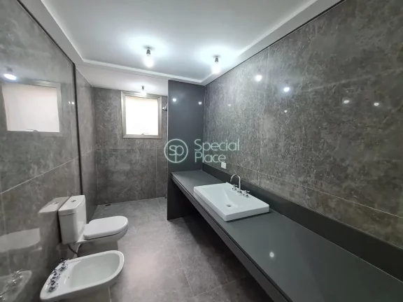 Imagem Excelente apartamento em Higienópolis, no estilo neoclássico, em condomínio exclusivo com apenas ...
