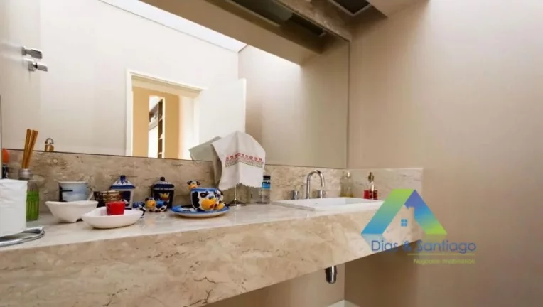 Imagem CERQUEIRA CESAR Apartamento 238M², 4 dormitórios, 2 vagas, a 3 minutos da estação do metro Consolação ótima localização e valor !!!