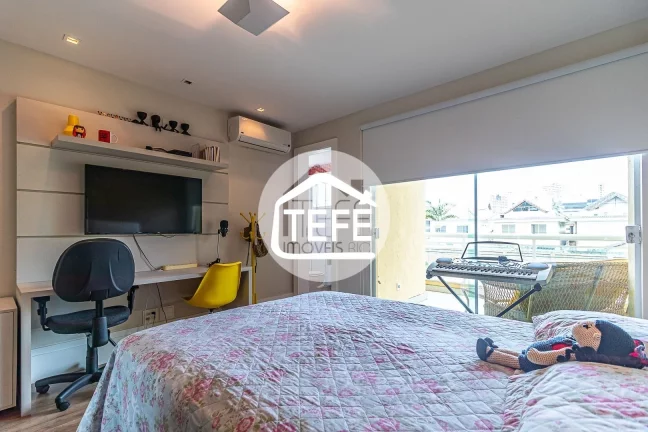 Imagem Casa com 415m² com 3 SUÍTES em Condomínio fechado no Recreio dos Bandeirantes