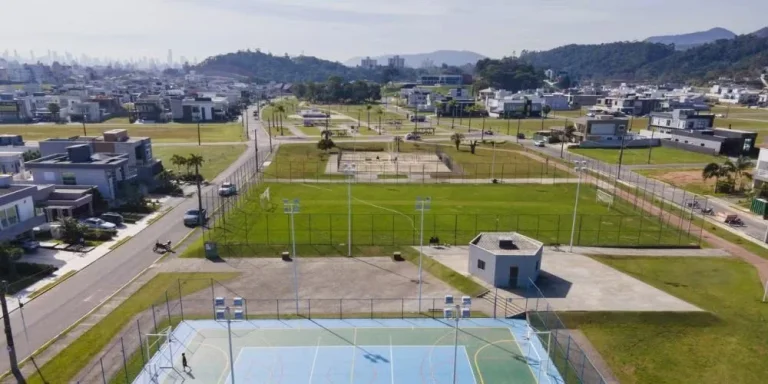 Imagem Casa a venda em Camboriú, Condomínio Caledônia