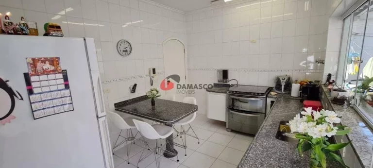 Imagem Casa para locação 3 Quartos, 3 Suítes, 6 Vagas, 326 m², Campestre, Santo André - SP
