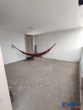 Imagem VENDO CASA DE 7/4 SENDO TRÊS COM SUÍTE NA CIDADE NOVA