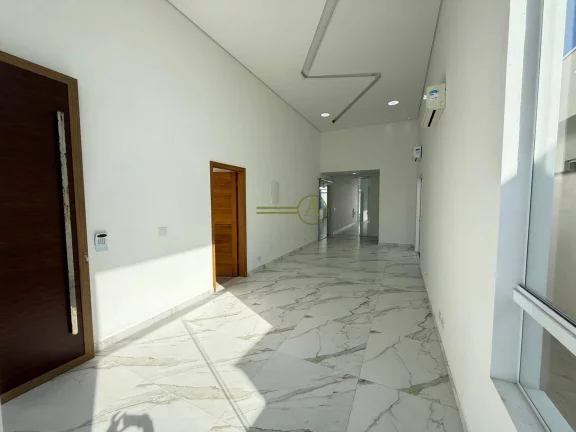 Imagem Casa térrea alto padrão com pé direito duplo, apenas 150 metros da praia