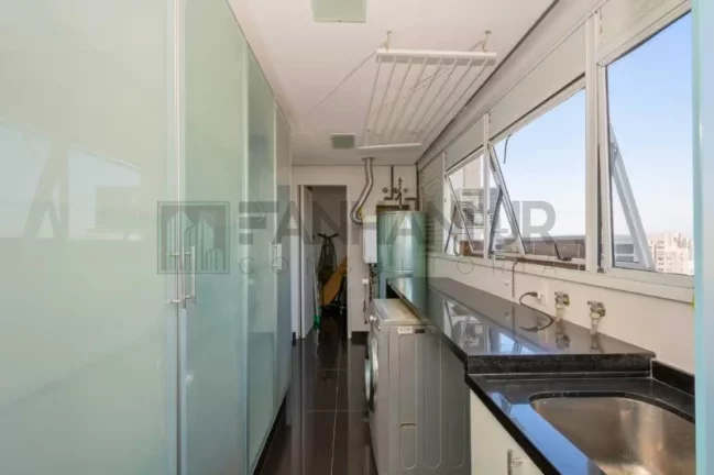 Imagem Imperdível oportunidade! Apartamento à venda em São Paulo-SP, Jardim Paulista. 3 quartos, 3 suítes, 3 salas, 4 banheiros, 4 vagas, 268m².