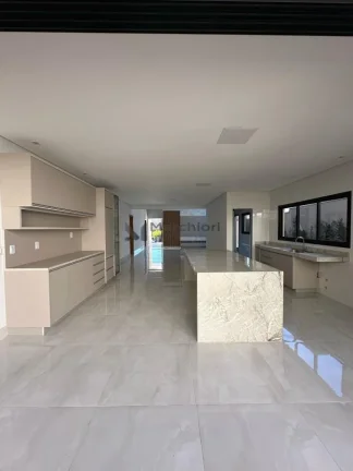 Imagem Casa Térrea Alto Padrão no Portal do Sol Golfe Clube Goiânia