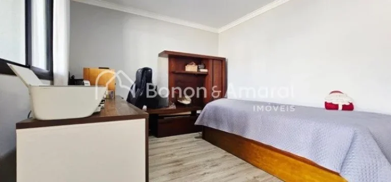 Imagem Casa térrea reformada para venda em condomínio no Taquaral em Campinas, 3 quartos e 4 vagas