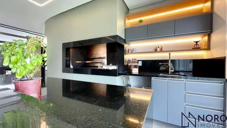 Imagem Casa de Alto Padrão no Condomínio Real Park – 3 Suítes, Vista Panorâmica e Espaç