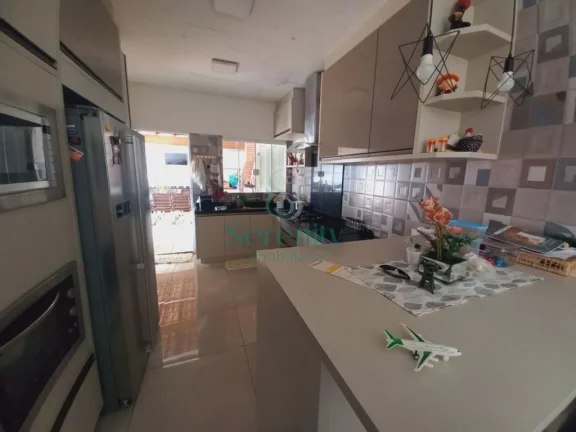 Imagem Excelente Casa à Venda no Coliseu em Londrina - 3 dormitórios - 2 suítes - Edícula com churrasqueira - R$920.000,00