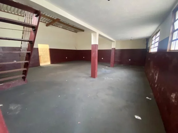 Imagem CASA E BARRACÃO NA VILA SANTA TERESINHA