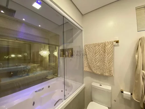 Imagem Apartamento com 3 suítes à venda no Centro de Balneário Camboriú/SC