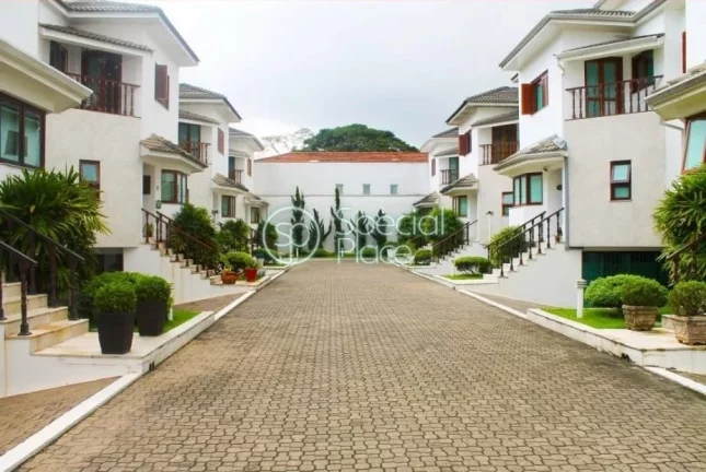 Imagem Casa de condomínio de alto padrão com 4 Suites com armários, escritório, Varanda, Living 2 ambie...
