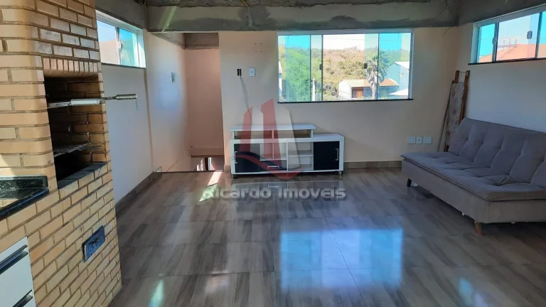Imagem Casa Triplex c/ 3 Quartos ... Vaga de Estacionamento.