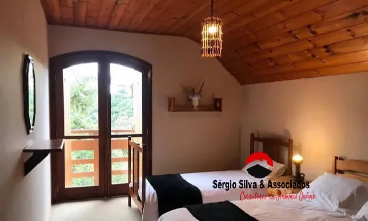 Imagem Casa a Venda na Região do Alto do Capivari Campos do Jordão - SP