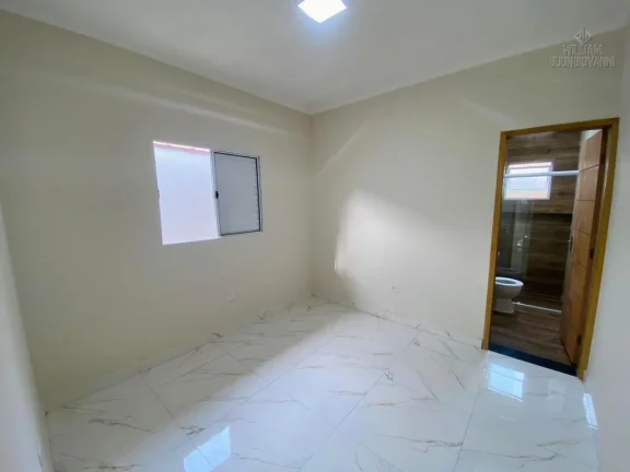 Imagem Casa poucos metros do mar em Mongaguá