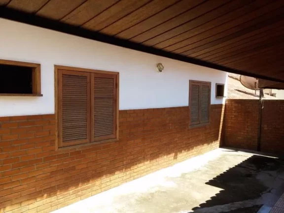 Imagem Imperdível casa em condomínio à venda em Macaé-RJ, no bairro Riviera Fluminense! 4 quartos, 2 suítes, 1 sala, 3 banheiros, 2 vagas de garagem, 120,00 m2 de área.