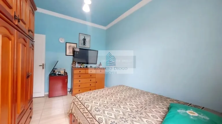 Imagem Casa à venda em Niterói-RJ, bairro Fonseca: 3 quartos, 1 suíte, 1 sala, 2 banheiros, 1 vaga de garagem, 100m² de área.