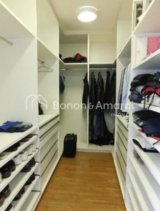 Imagem Casa em condomínio com 410 m² e 4 quartos