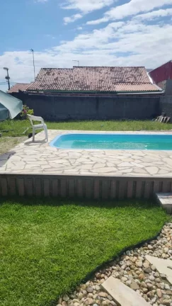 Imagem Casa com 2 dormitórios e 3 vagas de garagem no Centro de Tijucas