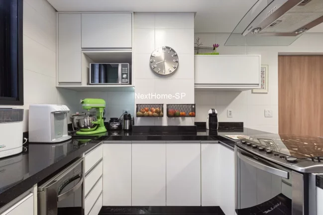 Imagem Apartamento de 198m ao lado do Parque Triano com 3 suítes amplo living, lavabo, cozinha, área de serviço e 1 vaga