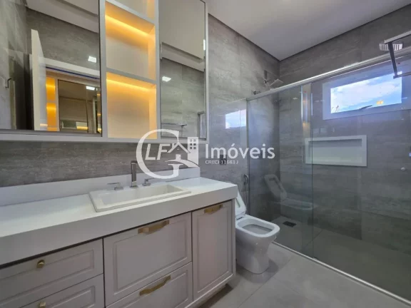 Imagem Casa à venda na Vila Vilas Boas: 3 suítes, 2 salas, 5 banheiros, vagas de garagem, 250m². Confira já!