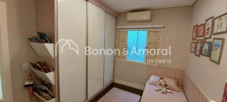 Imagem Linda casa térrea com 166,63m², acabamento em porcelanato, granito e vinílico. Conta com 3 quarto...