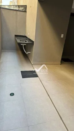 Imagem Village tipo sobrado com 2 suites. 4 banheiros, espaço gourmet para churrasqueira à venda, 89 m² por R$ 810.000 - Boqueirão - Santos/SP
