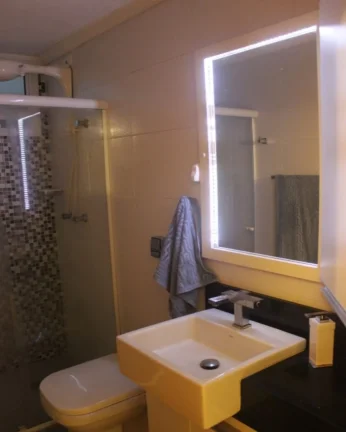Imagem Imperdível oportunidade de investimento em Guarujá-SP: Apartamento de 3 quartos, 1 suíte, 2 salas, 3 banheiros, 2 vagas de garagem, 111,00 m² na Pitangueiras.