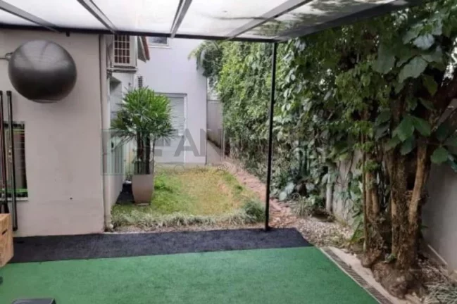 Imagem Casa Comercial à Venda/Locação em São Paulo-SP, Jardim América: 6 salas, 4 banheiros, 4 vagas, 350m²!