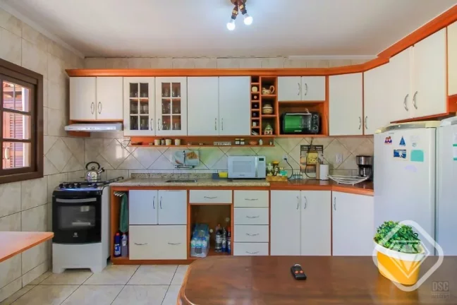 Imagem Sobrado com charme e praticidade na zona sul!

Essa casa estilo sobrado é perfeita para quem busca ...