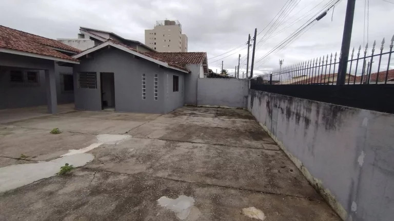 Imagem CASA PARA VENDA E/OU LOCAÇÃO NO BAIRRO INDAIÁ - CARAGUATATUBA