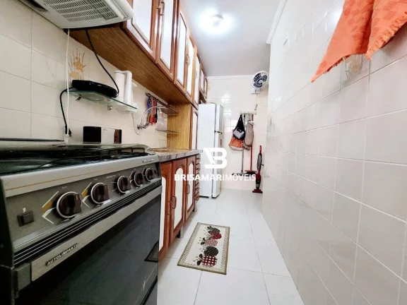 Imagem PITANGUEIRAS- UMA QUADRA DO COM VISTINHA PARA A PRAIA , GARAGEM NO PRÉDIO, TOTALMENTE REFORMADO.