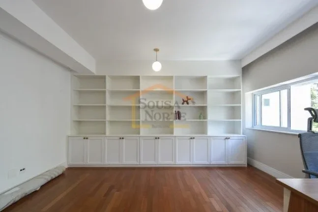 Imagem Apartamento com 141 m², com 3 dormitórios, sendo 1 suite, 2 banheiros, Imóvel amplo, bem iluminad...