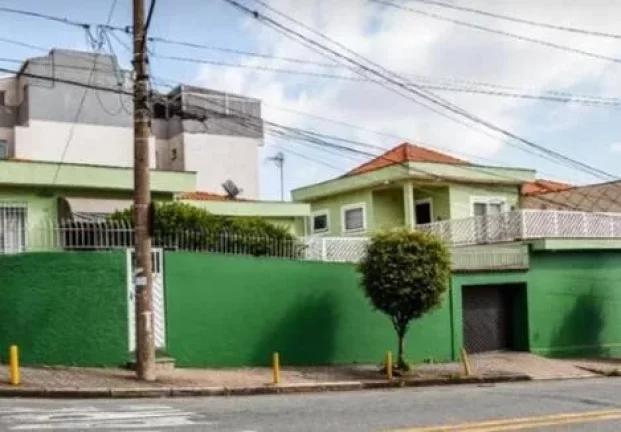 Imagem Casa Com 150 metros 3 Dormitórios 2 Banheiros e 5 vagas de garagens