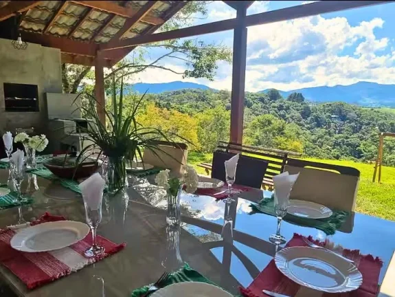 Imagem Entrou, Viveu: A Praticidade de uma Casa Pronta na Mantiqueira