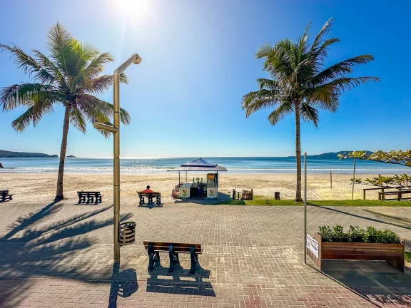 Imagem Apartamento com 4 dormitórios à venda sendo 4 suítes, 217.9 m² por - R$ 11.500.000,00 - Meia Praia - Itapema/SC