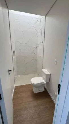 Imagem Geminado com 3 dormitórios sendo 1 suíte e 2 vagas de garagem Boa Vista | Joinville/SC