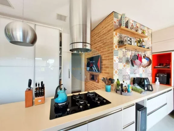 Imagem Casa em Condomínio a Venda no bairro Granja Viana - Carapicuíba, SP