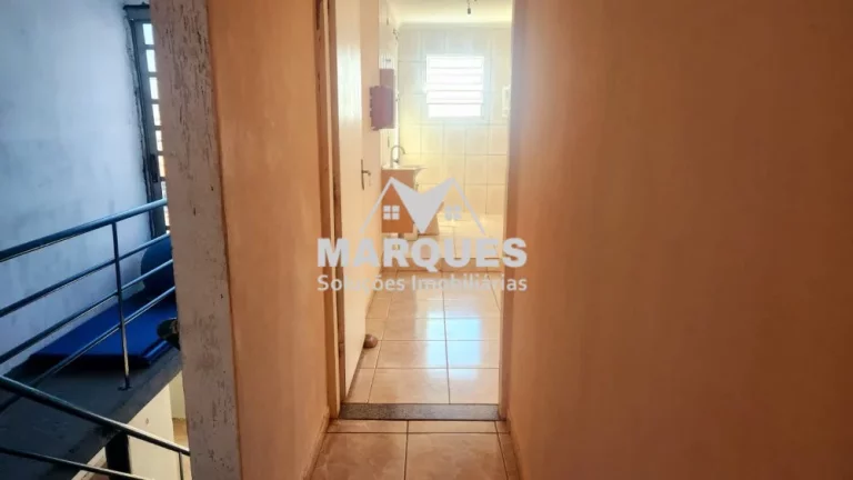 Imagem Sobrado c/ 3 dorms, e mais 2 casas nos fundos