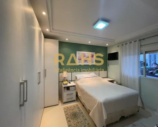 Imagem Apartamento com 160 m2, 4 dormitórios à venda no bairro Anita Garibaldi - Joinville/SC. Grande opo...