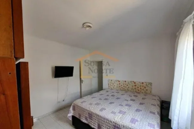 Imagem Sobrado com 210 m² de área útil, bem arejada e com excelente iluminação natural. Possui 3 dormi...