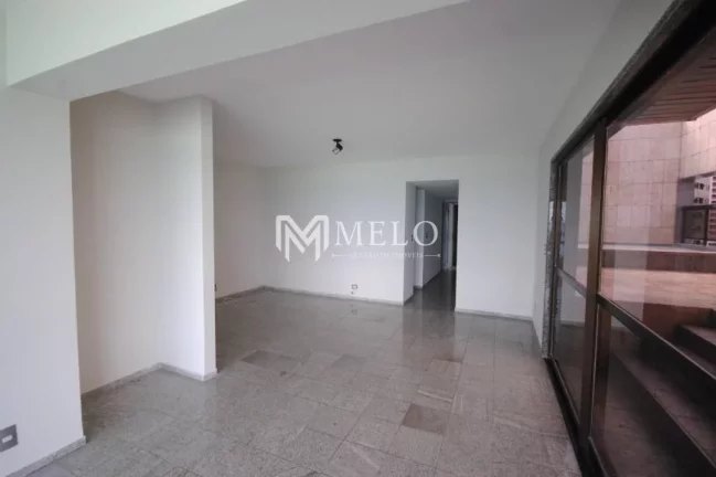 Imagem Cobertura disponível na Av. Boa viagem, Piscina privativa..