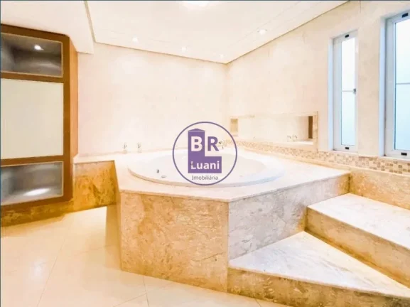 Imagem Linda casa alto padrão com ótima localização.