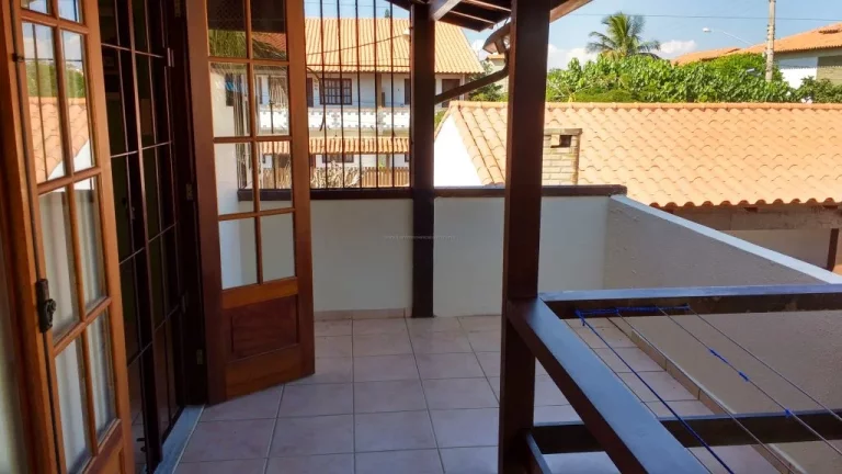 Imagem Excelente Duplex c/ 3 Quartos 300 Mts da Praia do Peró