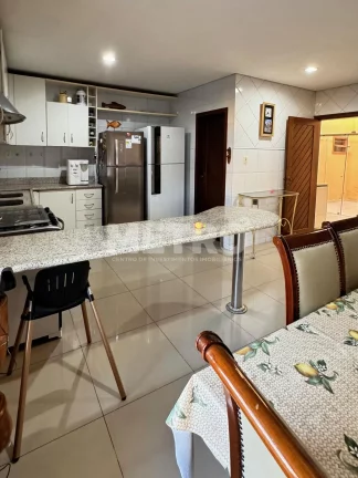 Imagem Casa à venda, orla, 6 quartos, sendo 2 suítes, piscina com cascata, gourmet